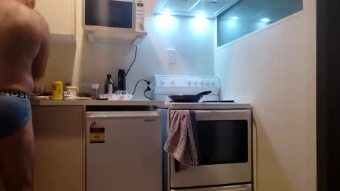 austinnz11 online show from February 24, 11:38 pm