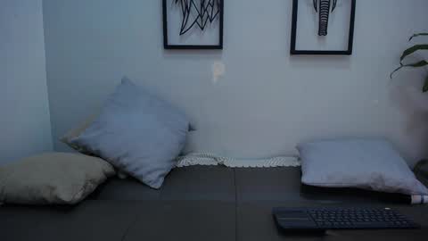 austinreeds online show from November 13, 3:39 pm