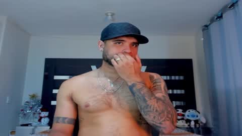 Snapshot of austintorres_ chatting on December 31, 2:51 am AustinTorres online show from December 31, 2:51 am