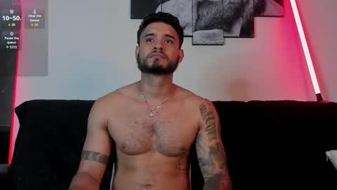 Snapshot of austintorres_ chatting on September 13, 4:46 am AustinTorres online show from September 13, 4:46 am