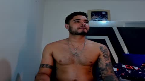 Snapshot of austintorres_ chatting on December 12, 3:21 am AustinTorres online show from December 12, 3:21 am