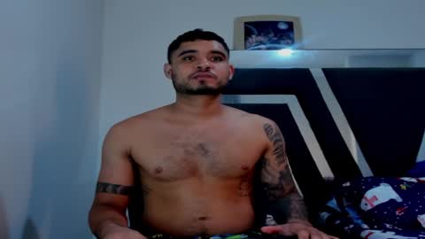 Snapshot of austintorres_ chatting on December 4, 3:04 am AustinTorres online show from December 4, 3:04 am