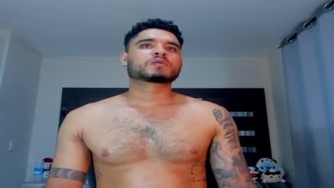 Snapshot of austintorres_ chatting on January 8, 3:19 am AustinTorres online show from January 8, 3:19 am