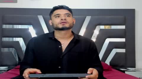 Snapshot of austintorres_ chatting on March 3, 2:55 am AustinTorres online show from March 3, 2:55 am