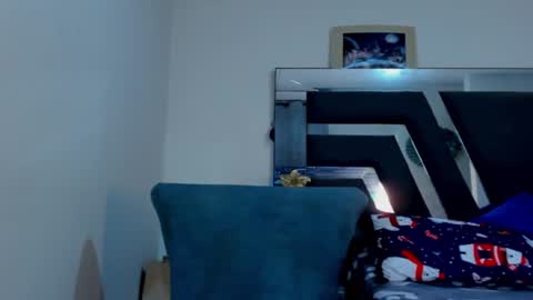 Snapshot of austintorres_ chatting on December 15, 2:30 am AustinTorres online show from December 15, 2:30 am