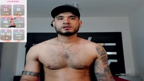 Snapshot of austintorres_ chatting on March 5, 2:25 am AustinTorres online show from March 5, 2:25 am