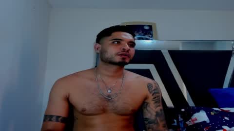 Snapshot of austintorres_ chatting on December 3, 5:08 am AustinTorres online show from December 3, 5:08 am