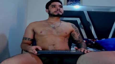 Snapshot of austintorres_ chatting on December 18, 3:04 am AustinTorres online show from December 18, 3:04 am