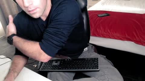 australopithas online show from May 18, 1:02 am