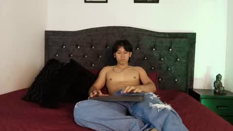 axel_boy69 online show from July 20, 11:50 pm