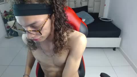 Axel online show from June 10, 1:51 am