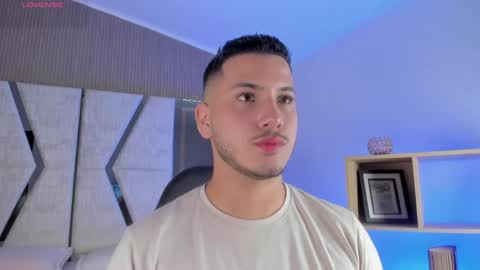 axel_grey_ online show from May 27, 12:24 pm