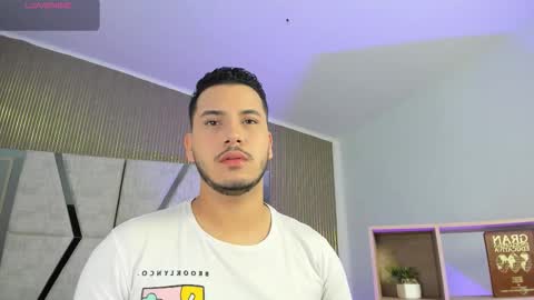 axel_grey_ online show from February 3, 12:21 pm