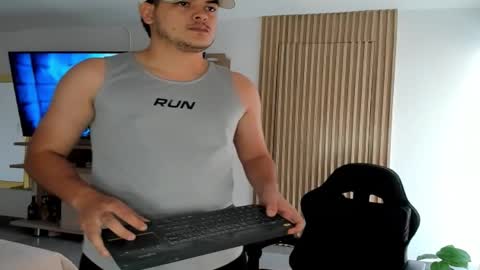 Axel online show from March 15, 6:58 pm