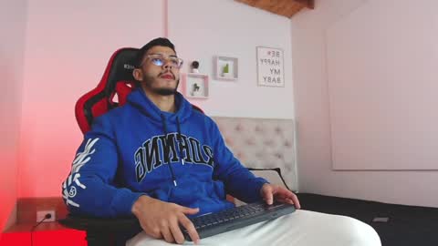 Axel  online show from January 21, 12:24 pm