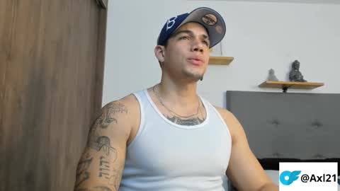 INDEPENDENT MODEL  online show from March 4, 11:45 pm