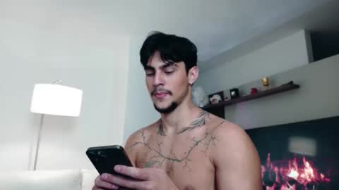 axelblack7 online show from May 16, 8:22 am