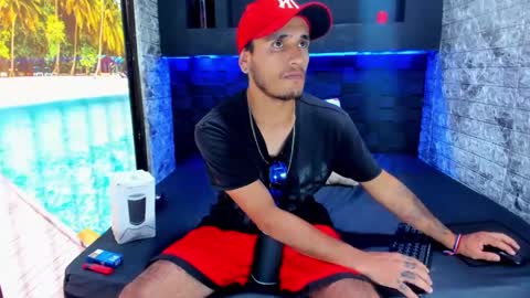 Axell Cross2 online show from February 14, 8:59 pm