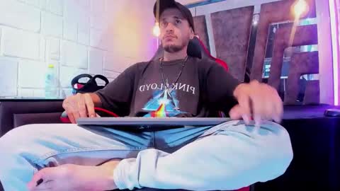 Axell Cross2 online show from March 25, 12:42 pm