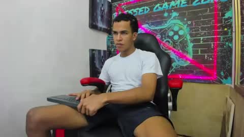 axtom_1 online show from August 10, 4:29 am