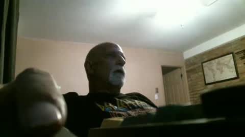 azjohnny online show from April 8, 2:56 am