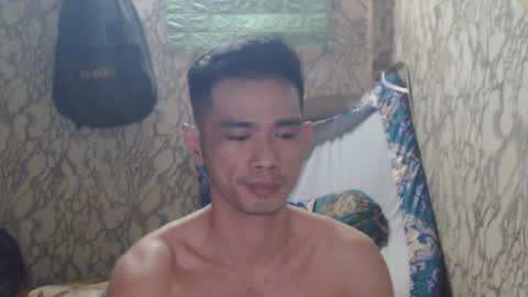 Snapshot of azn_philip chatting on December 23, 10:53 am Philip online show from December 23, 10:53 am