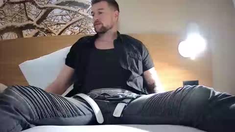 b_marco_ online show from November 16, 8:00 pm