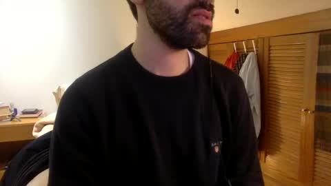 Snapshot of babyhardy chatting on March 2, 7:19 pm Tom A.    online show from March 2, 7:19 pm