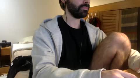 Snapshot of babyhardy chatting on December 30, 11:49 pm Tom A.    online show from December 30, 11:49 pm
