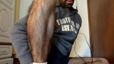 Snapshot of babyhardy chatting on February 1, 9:43 am Tom A.    online show from February 1, 9:43 am