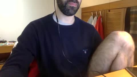 Snapshot of babyhardy chatting on January 23, 11:26 am Tom A.    online show from January 23, 11:26 am