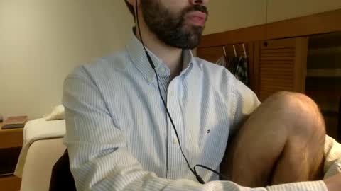 Snapshot of babyhardy chatting on February 27, 12:02 pm Tom A.    online show from February 27, 12:02 pm