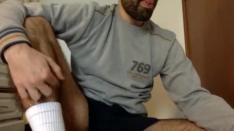 Snapshot of babyhardy chatting on February 16, 12:10 pm Tom A.    online show from February 16, 12:10 pm