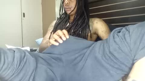 Snapshot of bad_dawgg chatting on February 24, 9:09 pm rastafaria online show from February 24, 9:09 pm