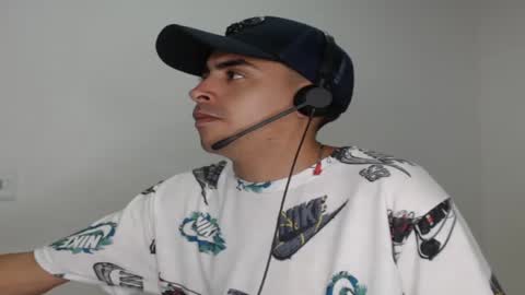 Juan Help us reach 100 likes online show from December 17, 1:50 am