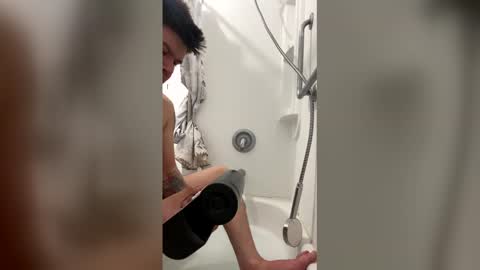 banirtrisco online show from April 5, 11:34 pm