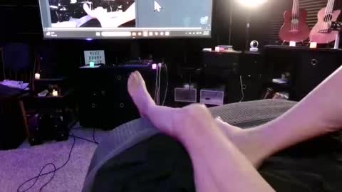 BANJOEY online show from February 4, 6:19 am