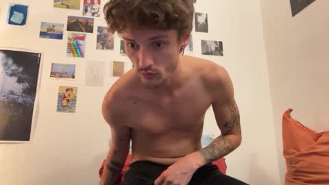 Snapshot of baptisteriviere chatting on September 30, 10:13 pm baptisteriviere online show from September 30, 10:13 pm