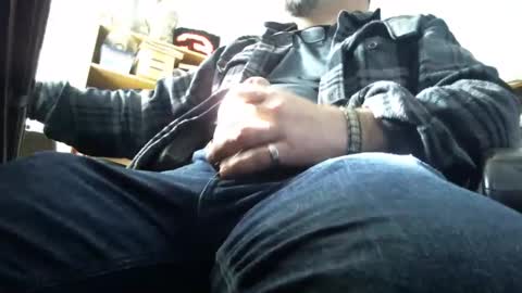 Snapshot of bartender3127 chatting on February 22, 2:06 pm bartender3127 online show from February 22, 2:06 pm