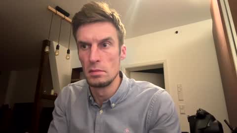 Snapshot of basst23 chatting on December 3, 11:57 pm basst23 online show from December 3, 11:57 pm