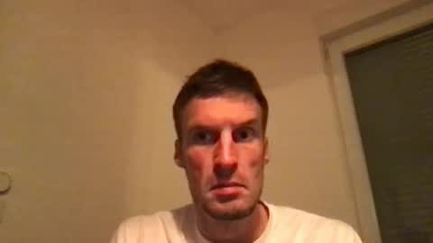 Snapshot of basst23 chatting on October 17, 11:09 pm basst23 online show from October 17, 11:09 pm