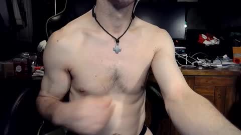 bchillin28 online show from February 21, 5:36 pm