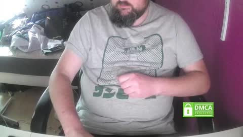 Snapshot of bear90130 chatting on October 14, 10:33 am bear90130 online show from October 14, 10:33 am
