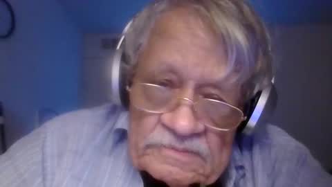 Snapshot of beautytomyeyes chatting on November 1, 2:15 am beautytomyeyes online show from November 1, 2:15 am