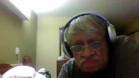 Snapshot of beautytomyeyes chatting on October 10, 1:10 am beautytomyeyes online show from October 10, 1:10 am