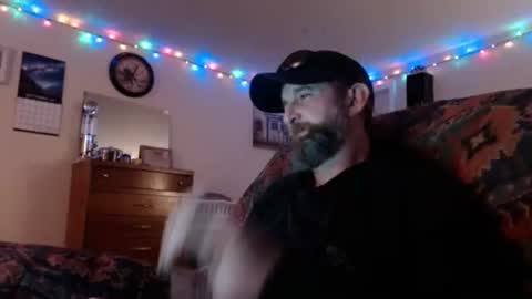Snapshot of beetee77 chatting on October 4, 5:23 am Beetee77 online show from October 4, 5:23 am