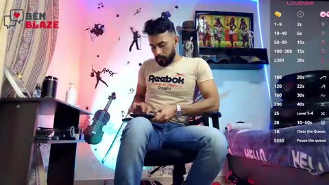 Snapshot of ben_blaze chatting on January 4, 1:10 am BEN online show from January 4, 1:10 am
