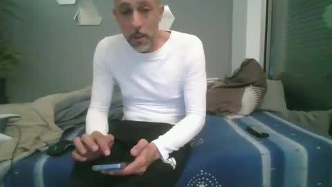 Snapshot of benbare13 chatting on February 5, 6:59 pm benbare13 online show from February 5, 6:59 pm