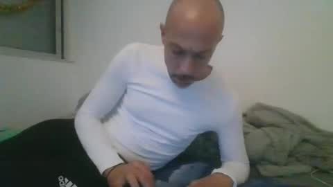 Snapshot of benbare13 chatting on December 25, 7:56 pm benbare13 online show from December 25, 7:56 pm