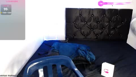 Snapshot of benji_hoter chatting on January 10, 6:06 pm Benji Hoter online show from January 10, 6:06 pm